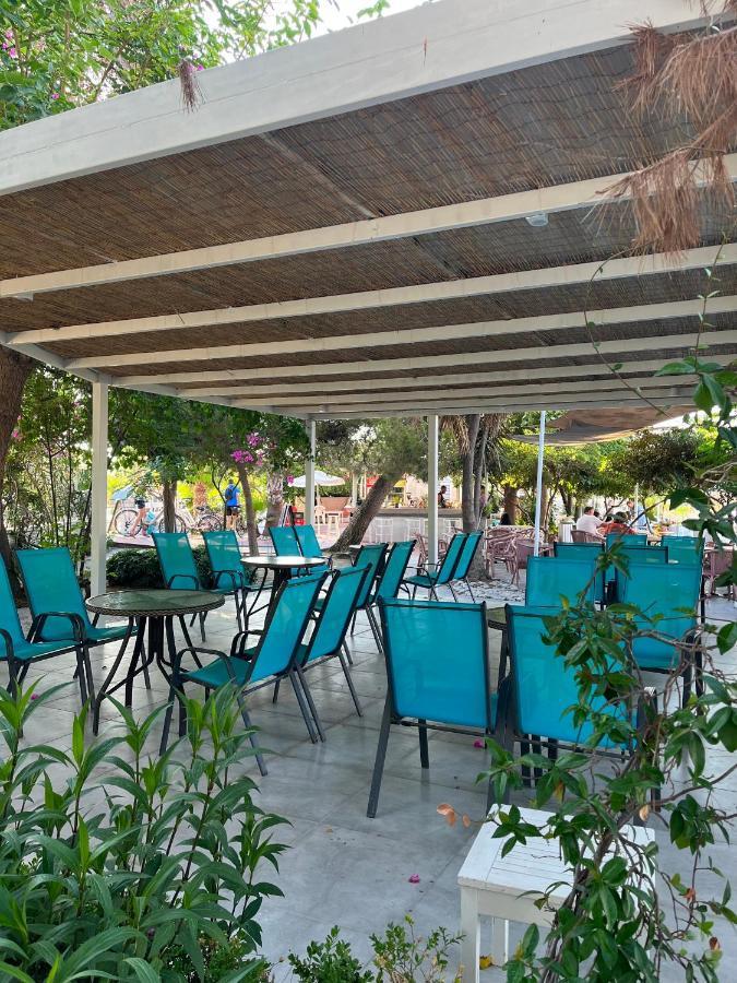 Theodorou Beach Hotel Apartments Pszalídi Kültér fotó