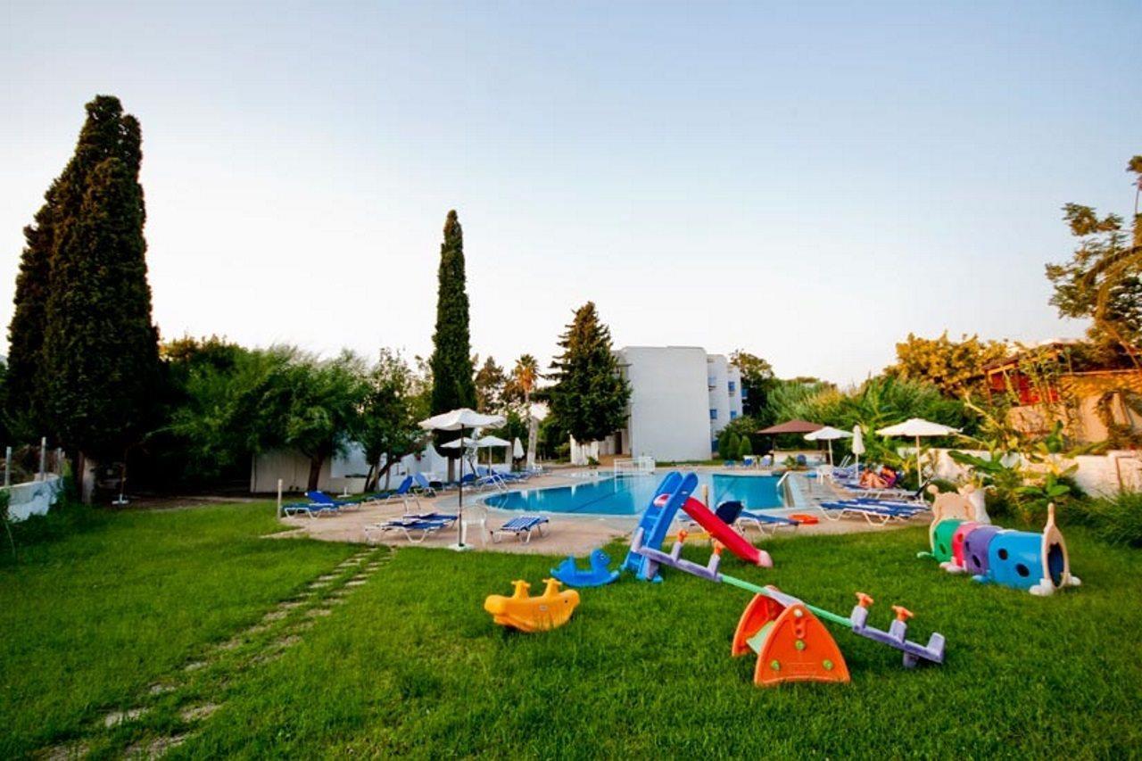 Theodorou Beach Hotel Apartments Pszalídi Kültér fotó